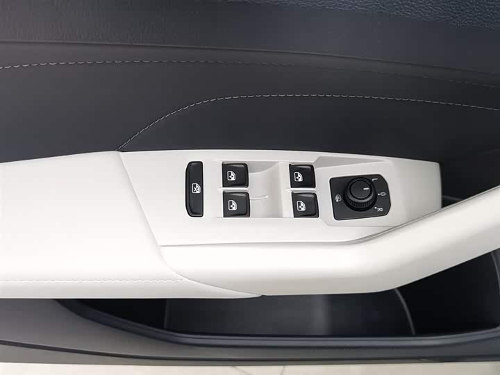 Volkswagen Tharu 2026 2026款 新锐 300TSI 锐意版