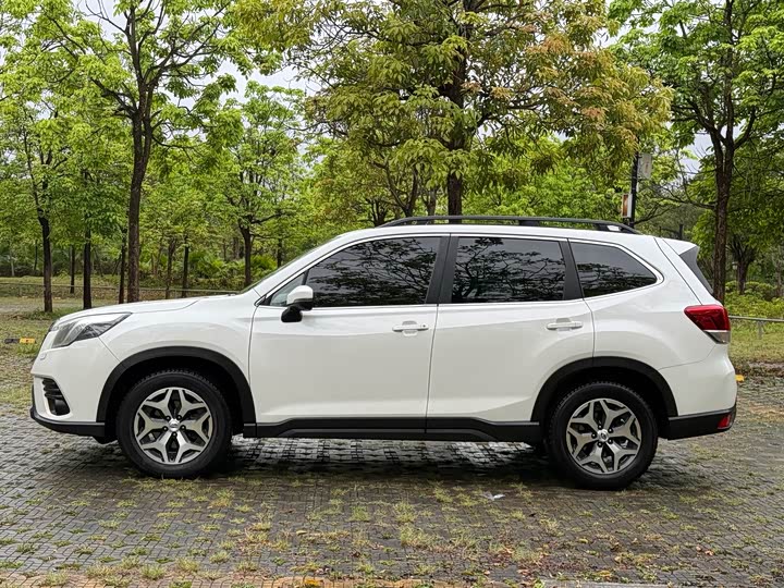 Фото 8 - Subaru Forester