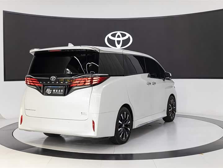 Photo 4 - Toyota Alphard