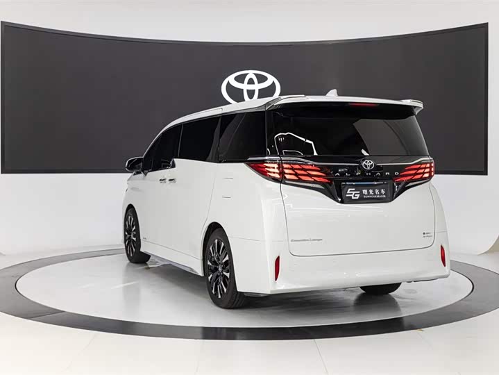 Photo 6 - Toyota Alphard