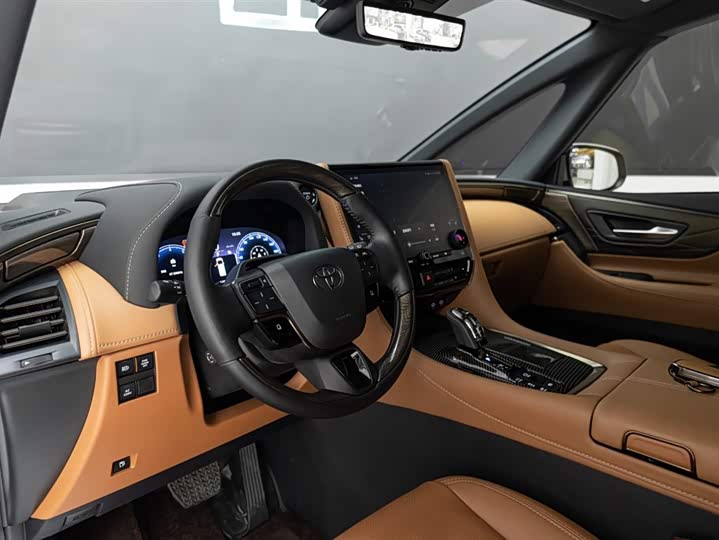 Photo 8 - Toyota Alphard