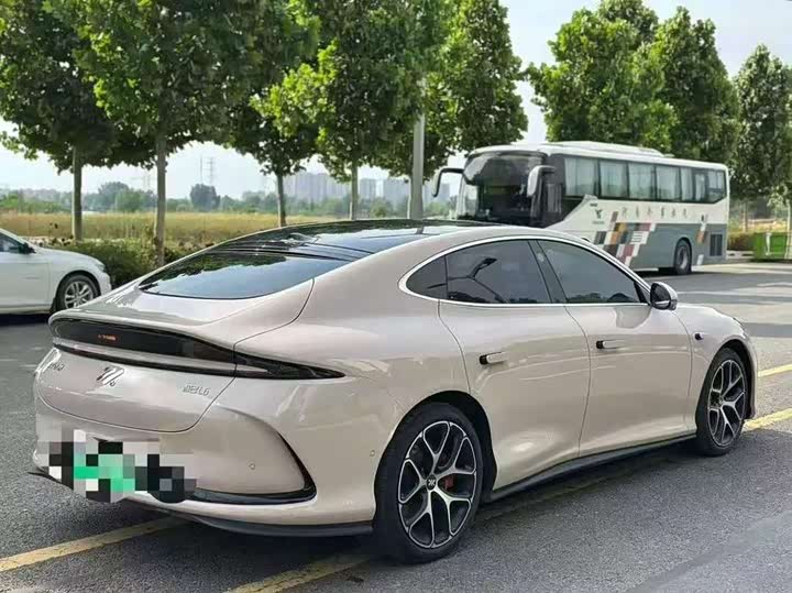 2025 IM motors L6