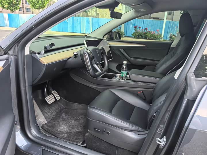 Фото 4 - Tesla Model Y