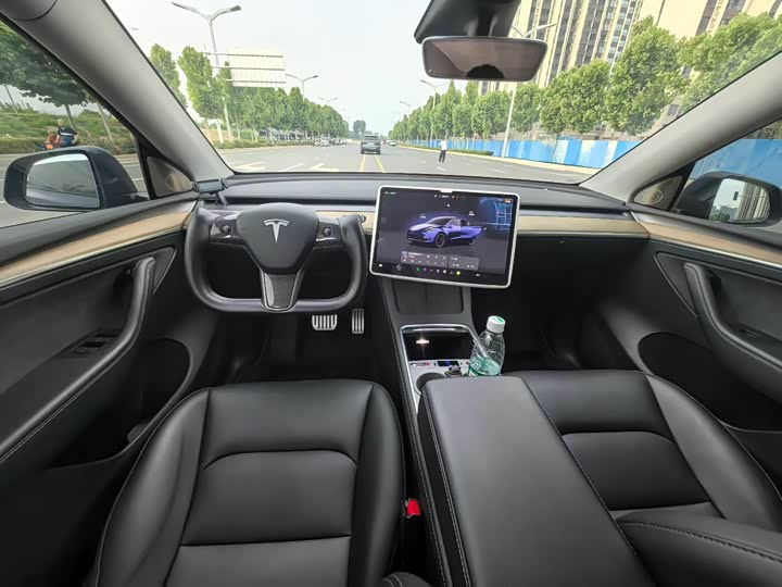 Фото 6 - Tesla Model Y
