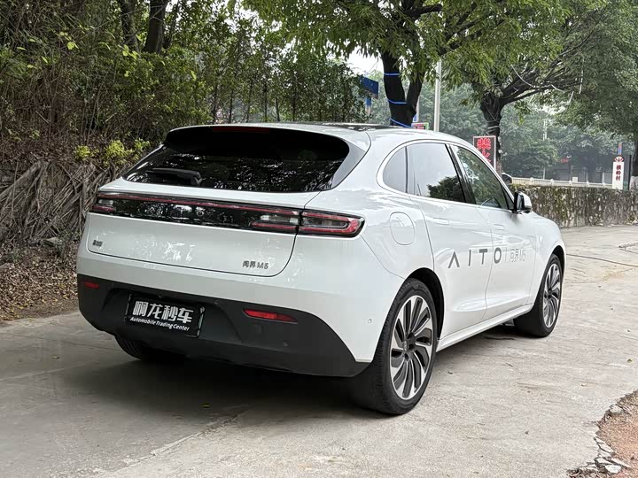 Aito M5 2022 2022款 增程后驱标准版