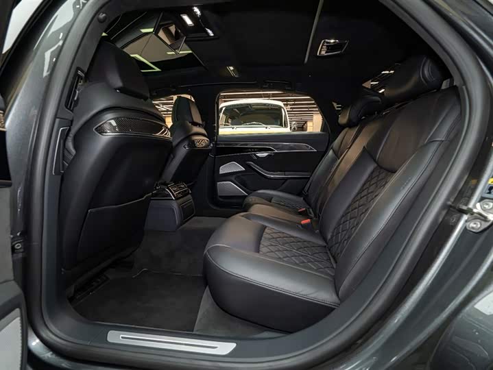 Audi S8 2021 2021款 S8L 4.0TFSI quattro