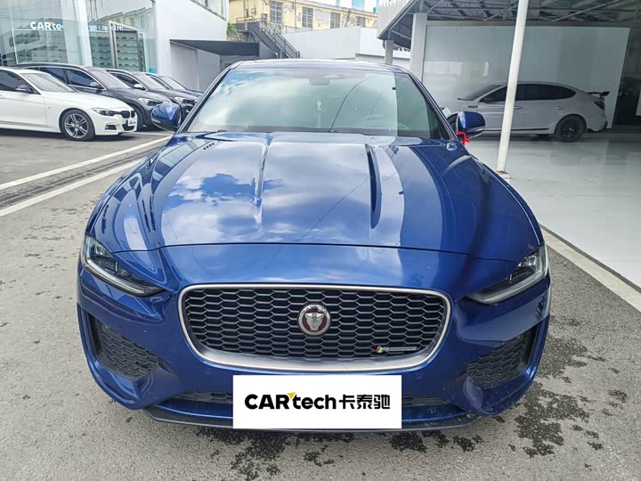 Фото 2 - Jaguar XE L