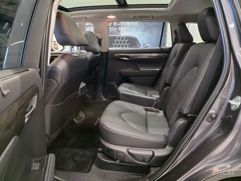 Фото 11 - Toyota Highlander