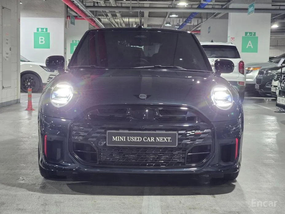 Mini Cooper Convertible 2025 JCW