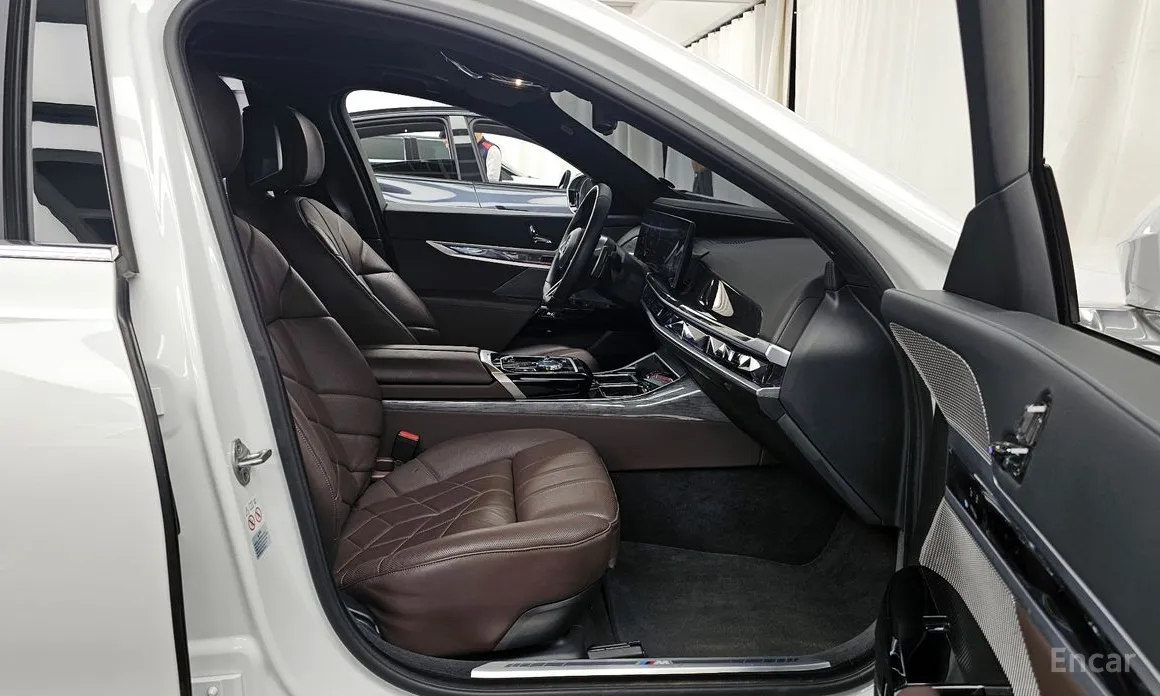 BMW 7 Series 2022 740i sDrive M Sport