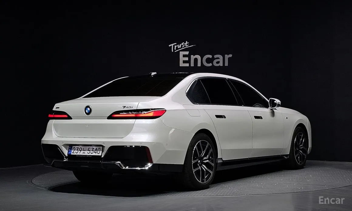 BMW 7 Series 2022 740i sDrive M Sport