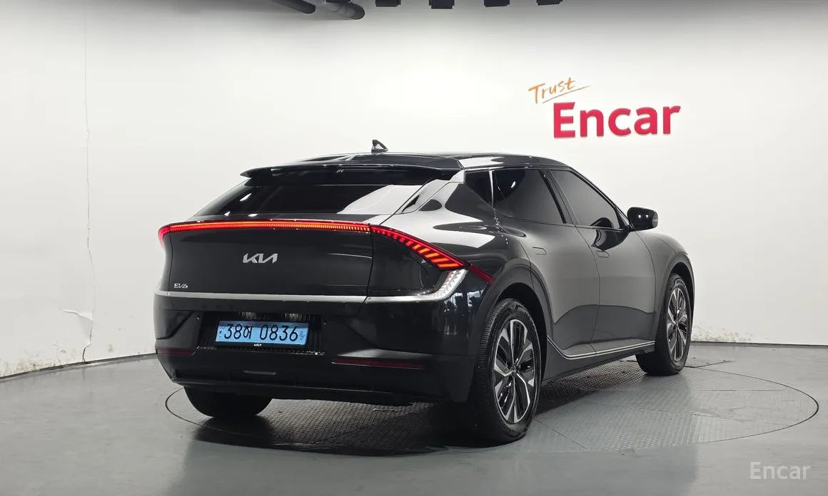 Фото 2 - Kia EV6