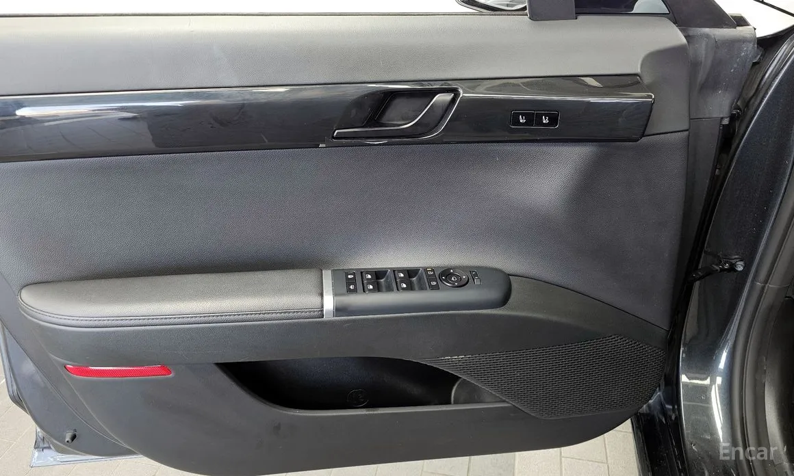 Фото 24 - Hyundai Grandeur