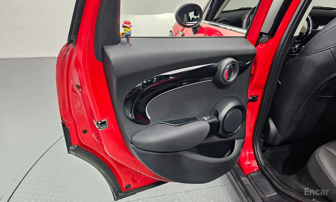 Фото 25 - Mini Cooper