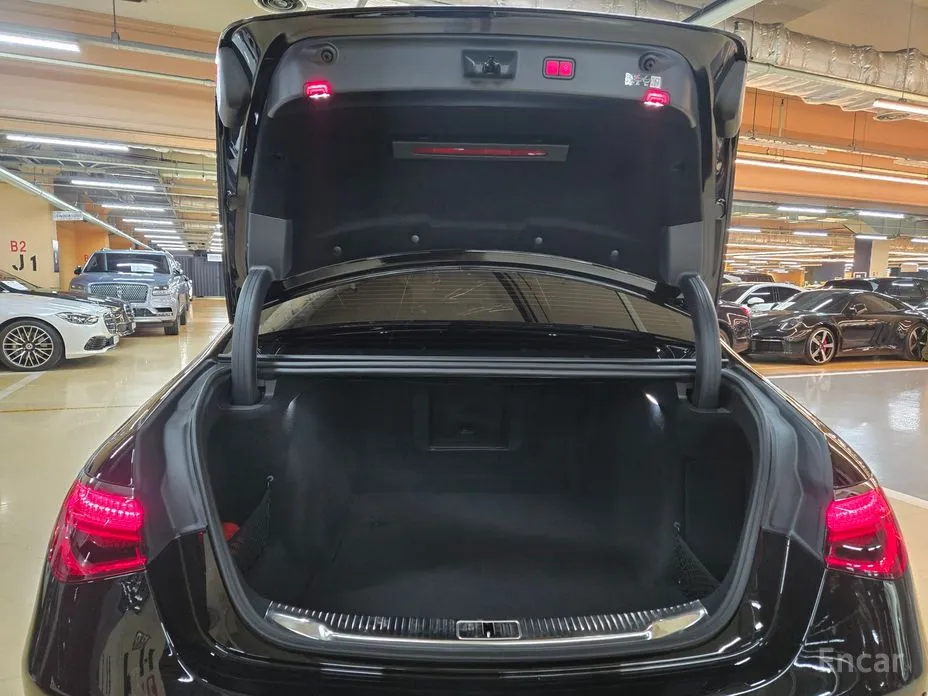 Фото 4 - Mercedes-Benz S-Class