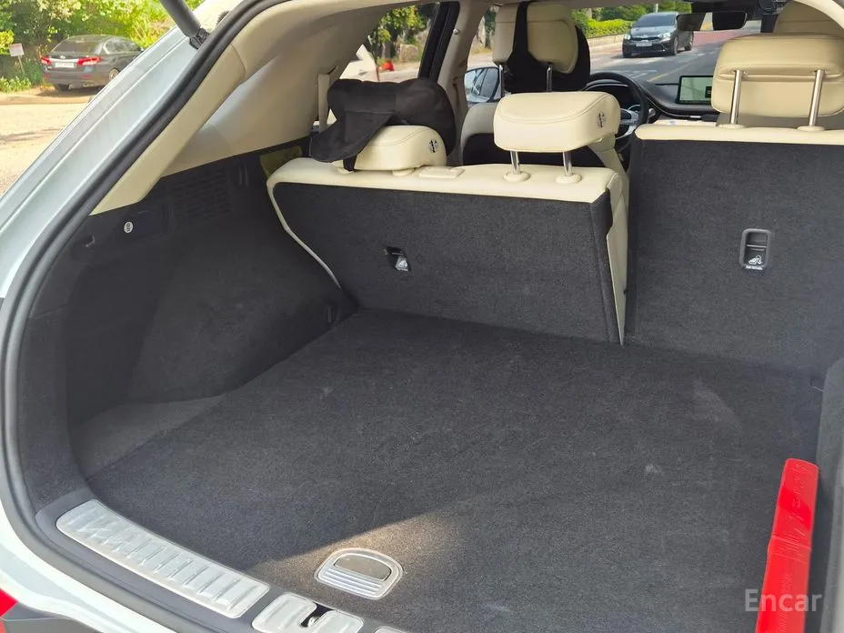 Фото 20 - Genesis GV70