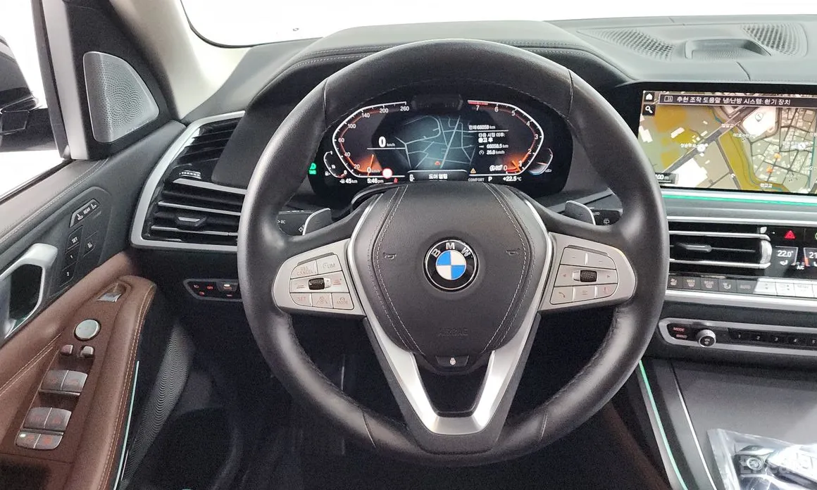 Фото 13 - BMW X7