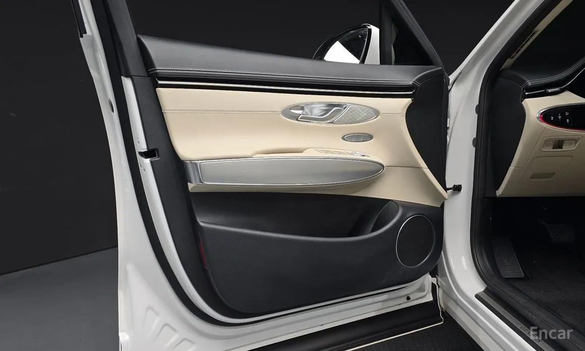 Фото 24 - Genesis GV70