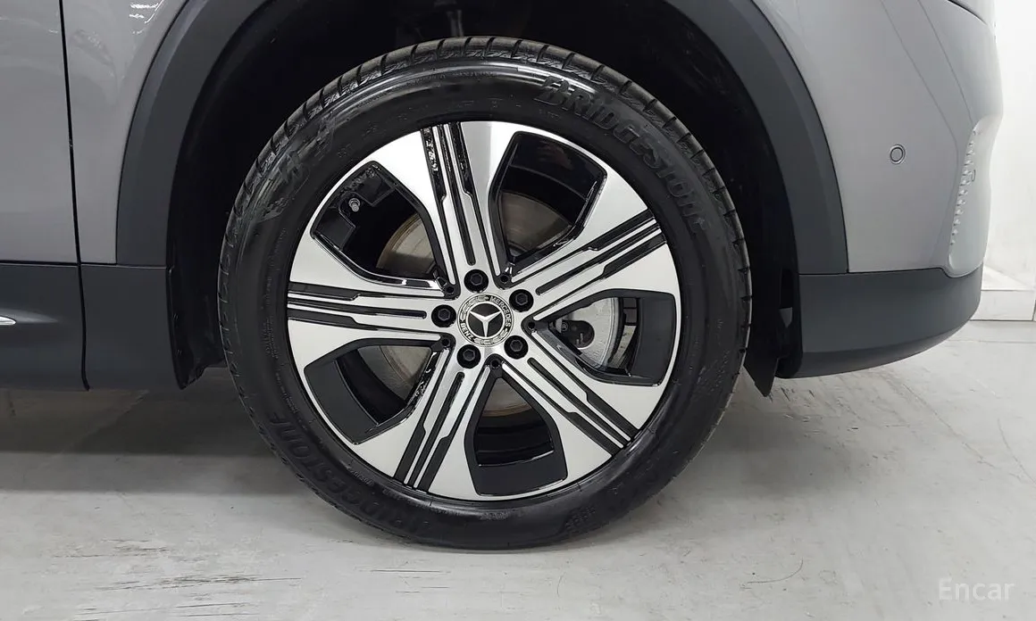 Фото 5 - Mercedes-Benz EQB