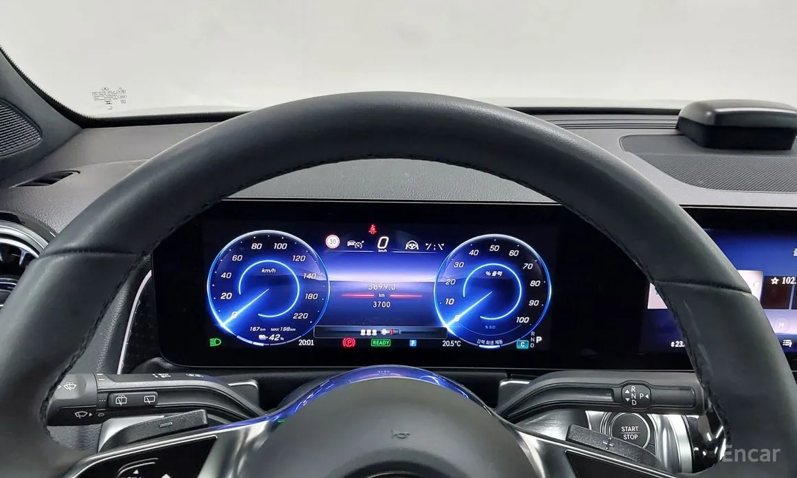 Фото 8 - Mercedes-Benz EQB