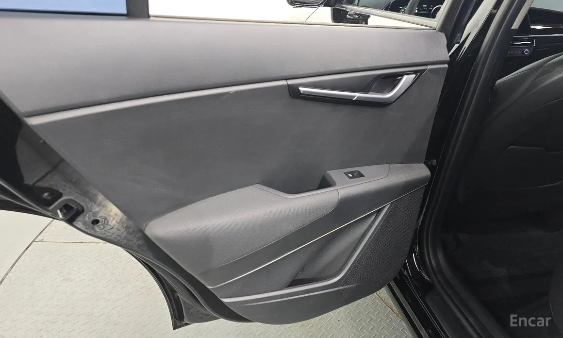 Photo 25 - Kia Niro