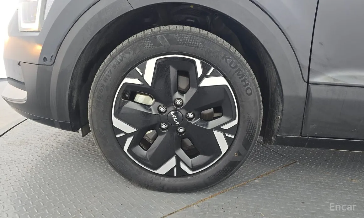 Photo 5 - Kia Niro