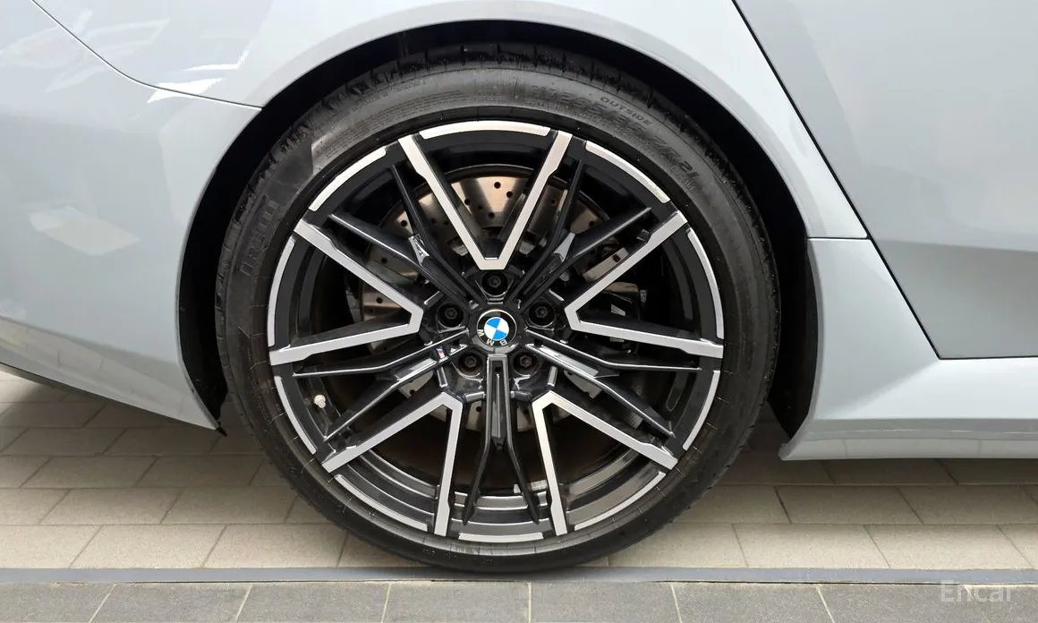 BMW M5 2024 M5 Sedan