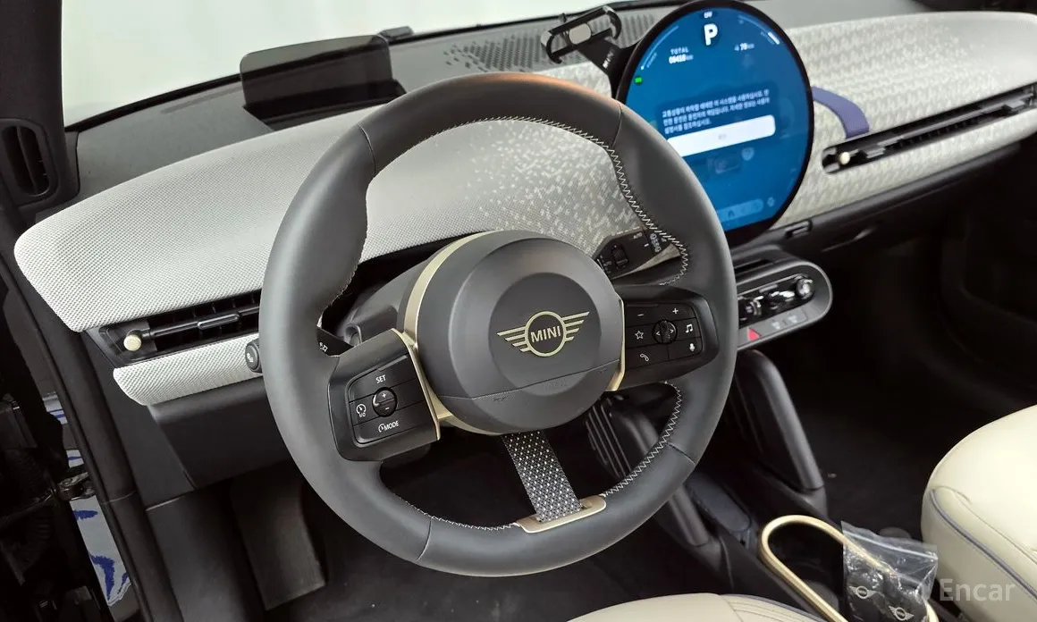 Mini Cooper 2025 SE Favoured