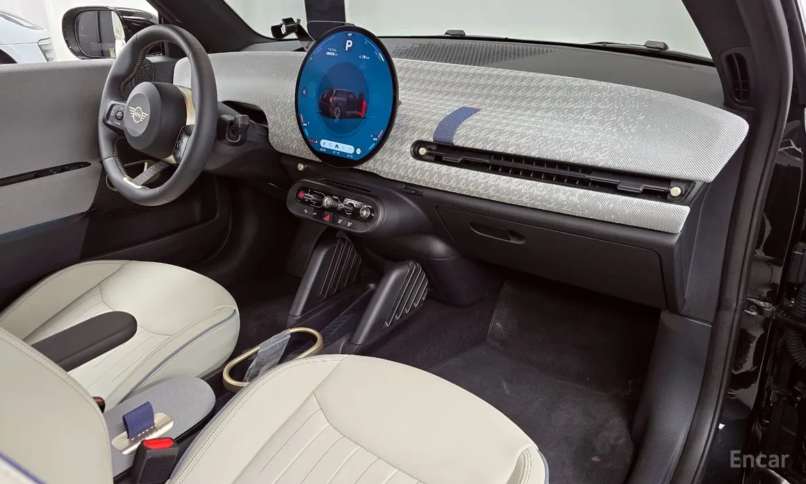 Mini Cooper 2025 SE Favoured