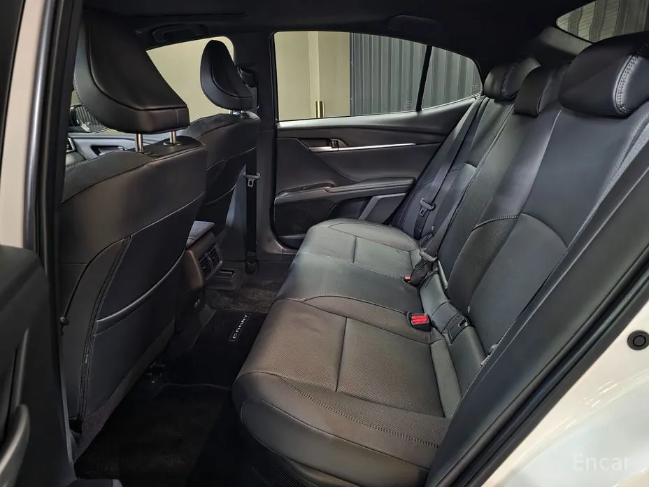 Toyota Camry 2024 2.5 XLE Hybrid