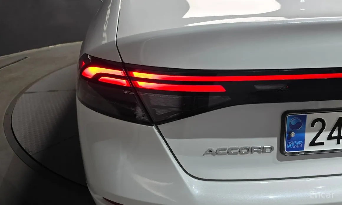 Фото 23 - Honda Accord