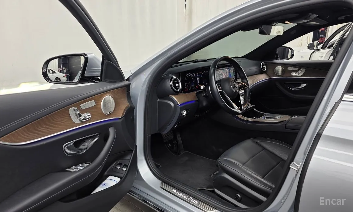 Mercedes-Benz E-Class 2016 E300e 4MATIC Exclusive