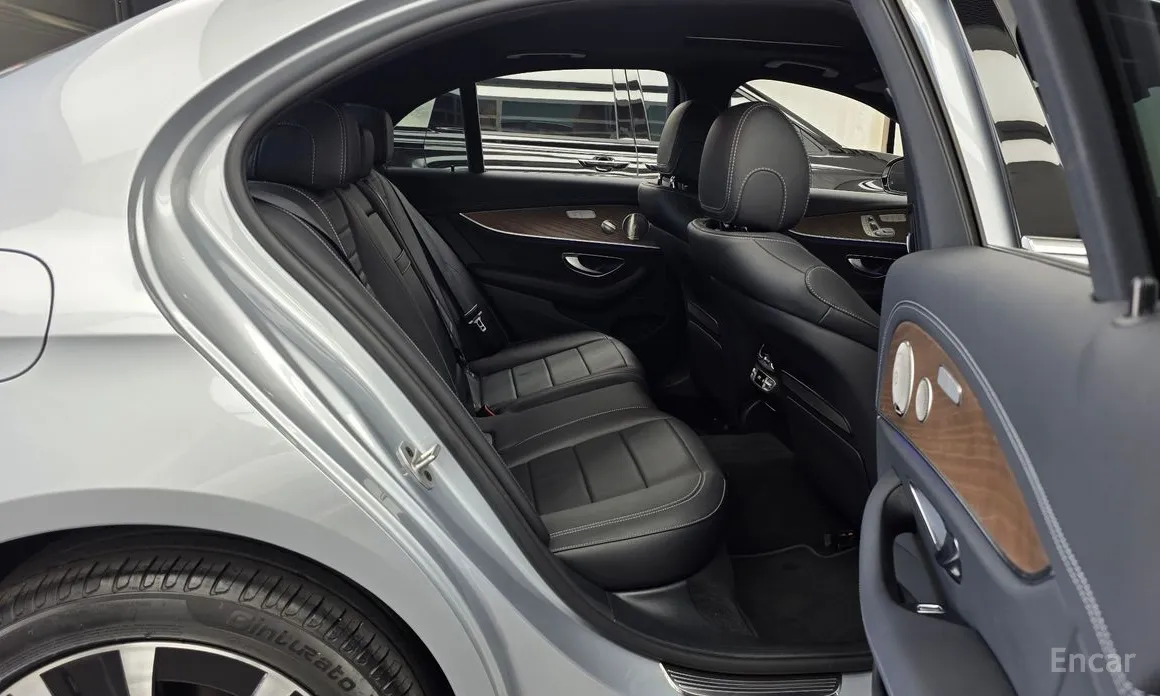Mercedes-Benz E-Class 2016 E300e 4MATIC Exclusive