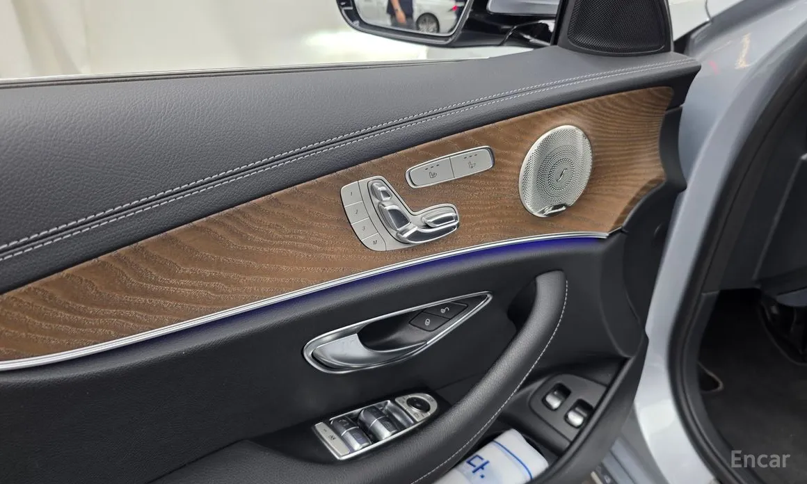 Mercedes-Benz E-Class 2016 E300e 4MATIC Exclusive