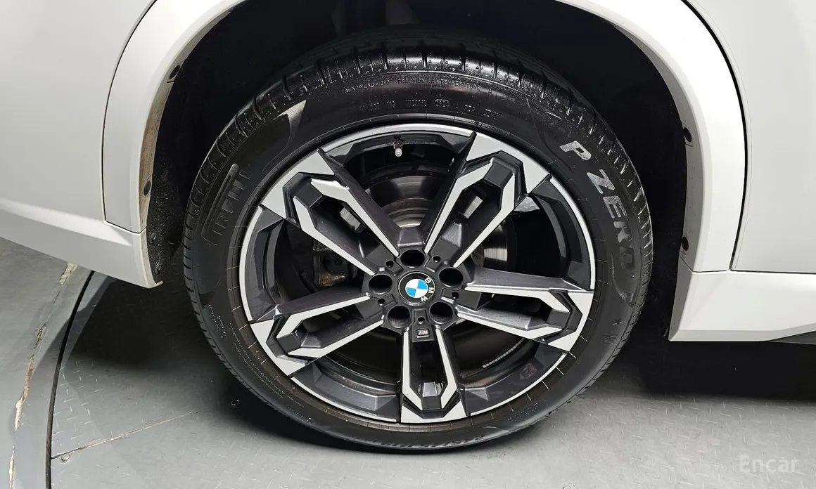 BMW X1 2023 xDrive 20i M Sport