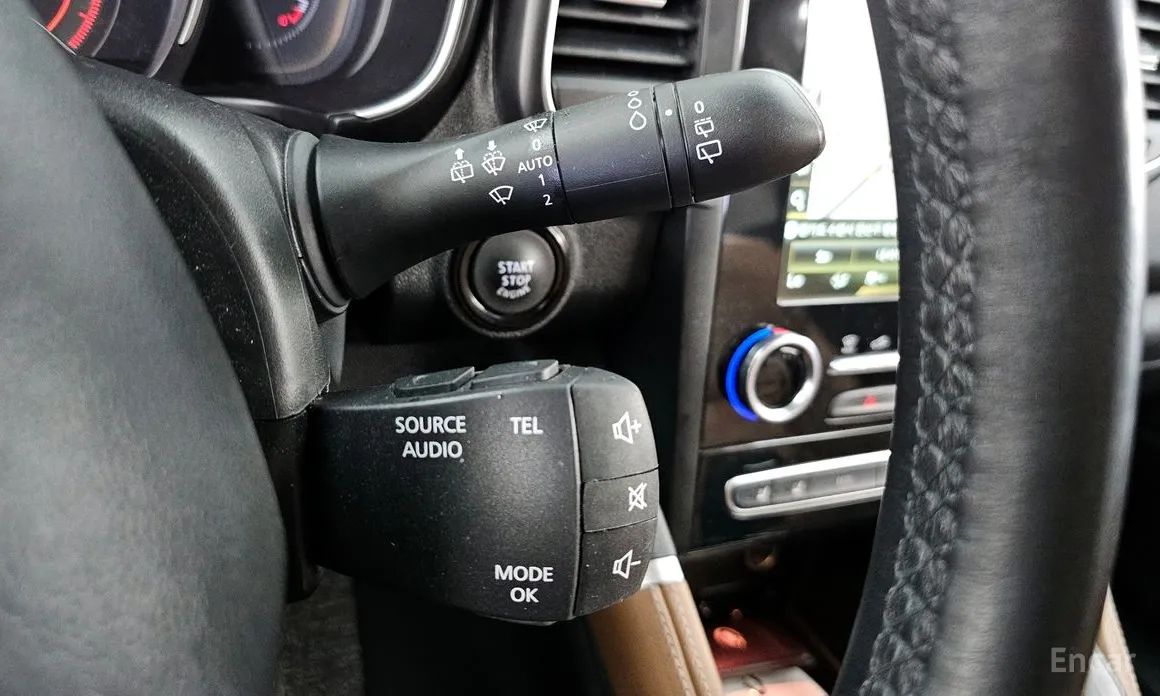Photo 14 - Renault QM6