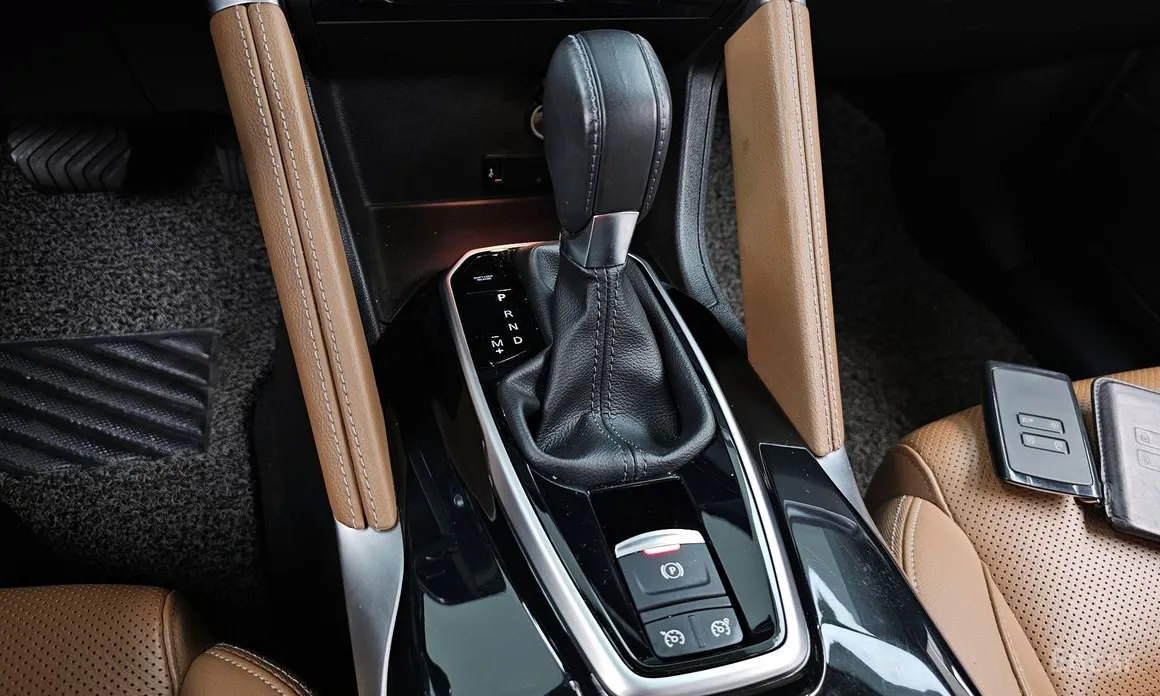 Photo 9 - Renault QM6