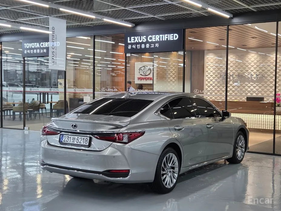 2018 Lexus ES
