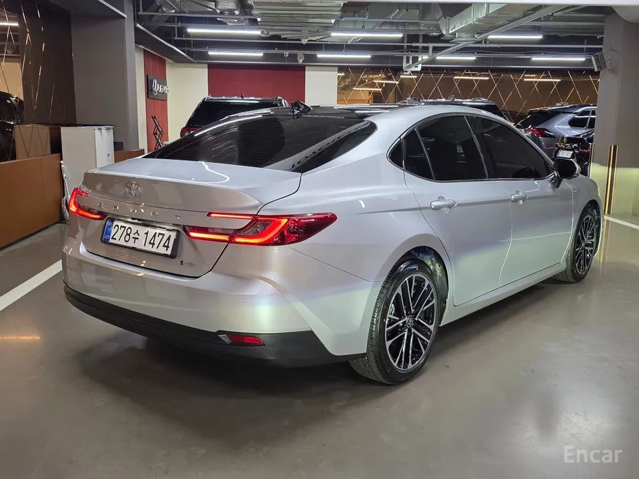 Toyota Camry 2024 2.5 XLE Premium Hybrid