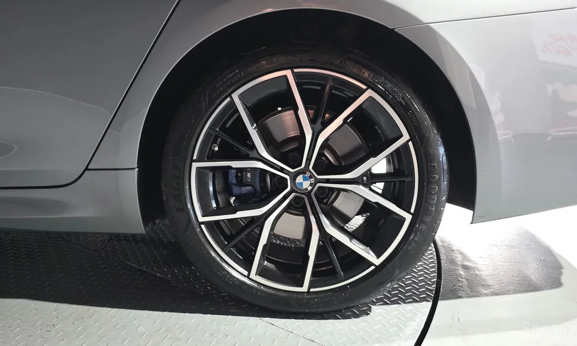 Фото 21 - BMW 5 Series