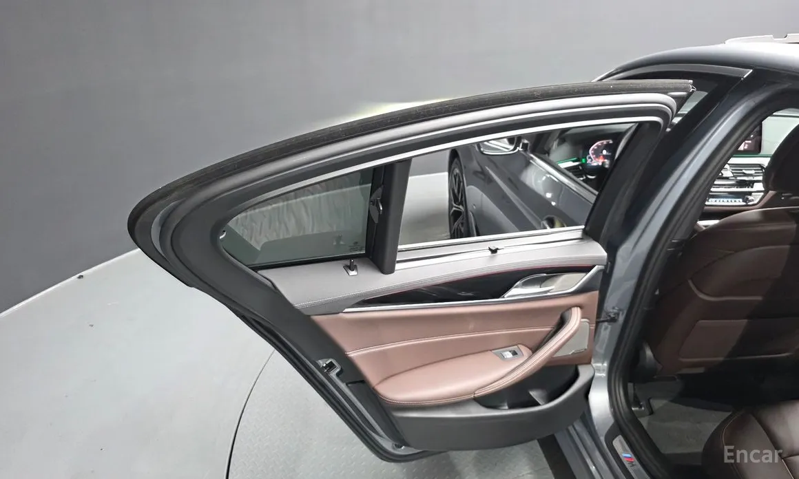 Фото 25 - BMW 5 Series