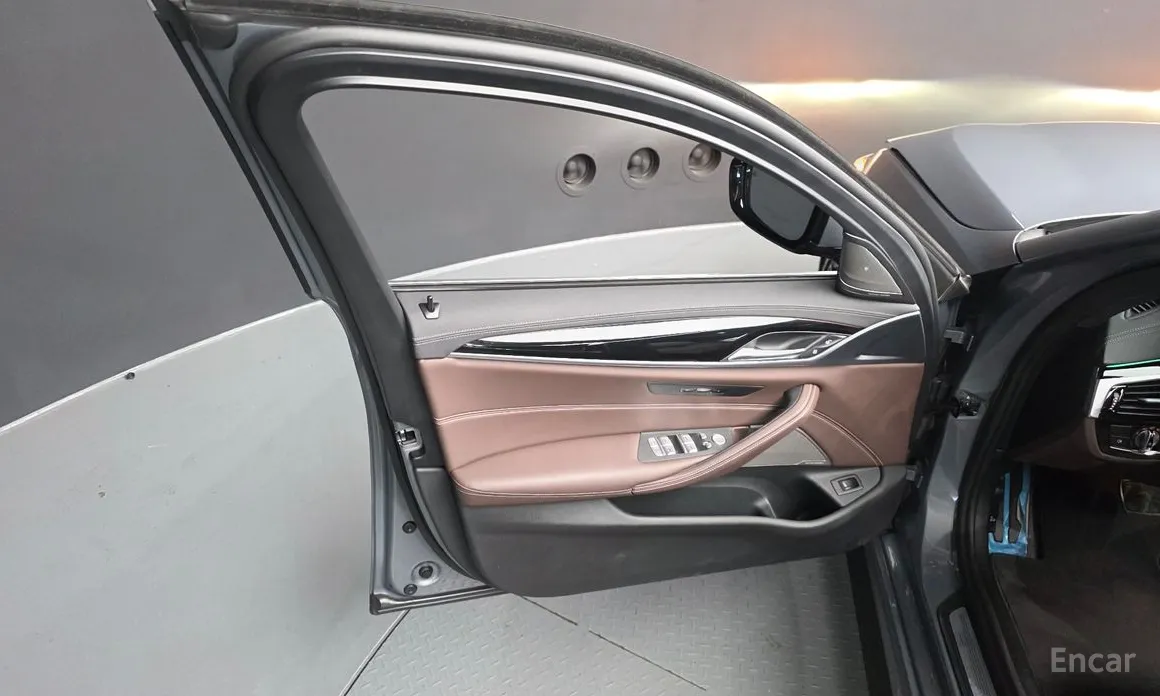 Фото 27 - BMW 5 Series