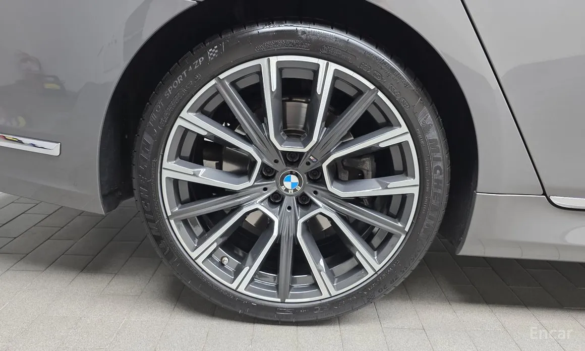 BMW 7 Series 2015 730d xDrive M Sport