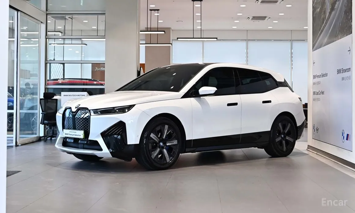 2021 BMW iX