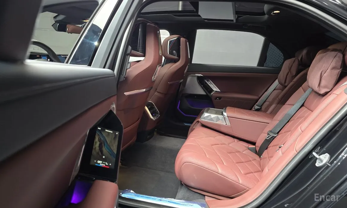 BMW 7 Series 2022 740i xDrive M Sport