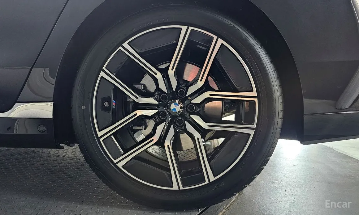 BMW 7 Series 2022 740i xDrive M Sport