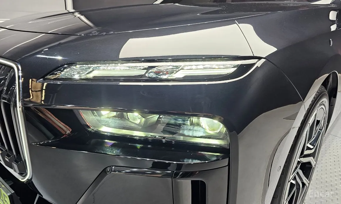 BMW 7 Series 2022 740i xDrive M Sport