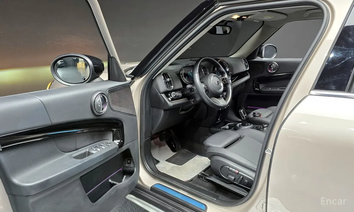 Mini Countryman 2011 Classic Plus Launch Pack