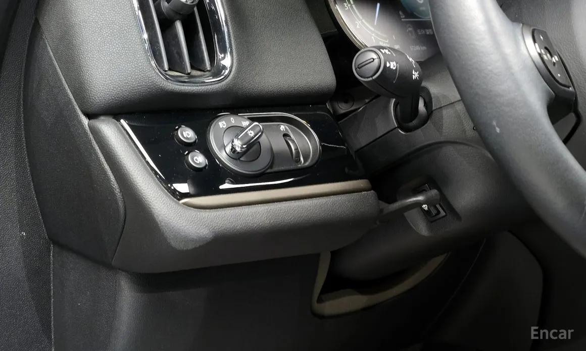 Mini Countryman 2011 Classic Plus Launch Pack