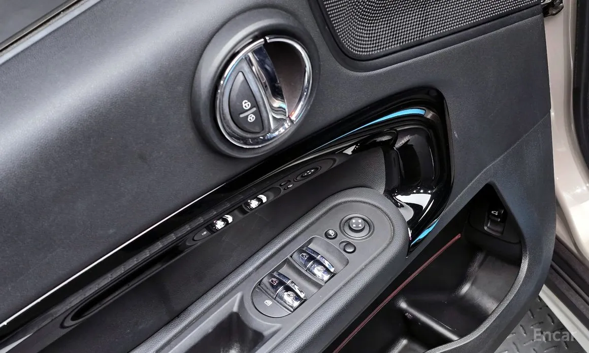 Mini Countryman 2011 Classic Plus Launch Pack